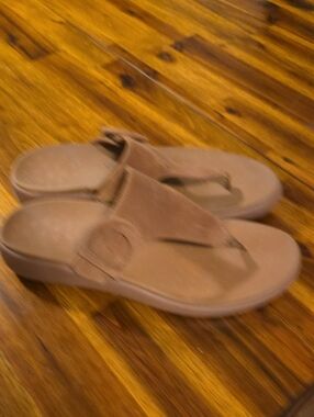 Women’s Brown Suede Thong Sandals